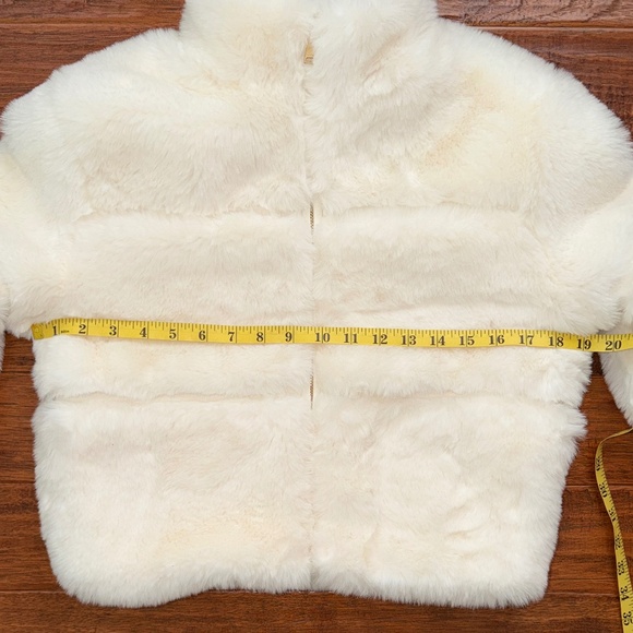 Crown & Ivy Kids Girls faux fur jacket coat, ivory, size large - Picture 7 of 10